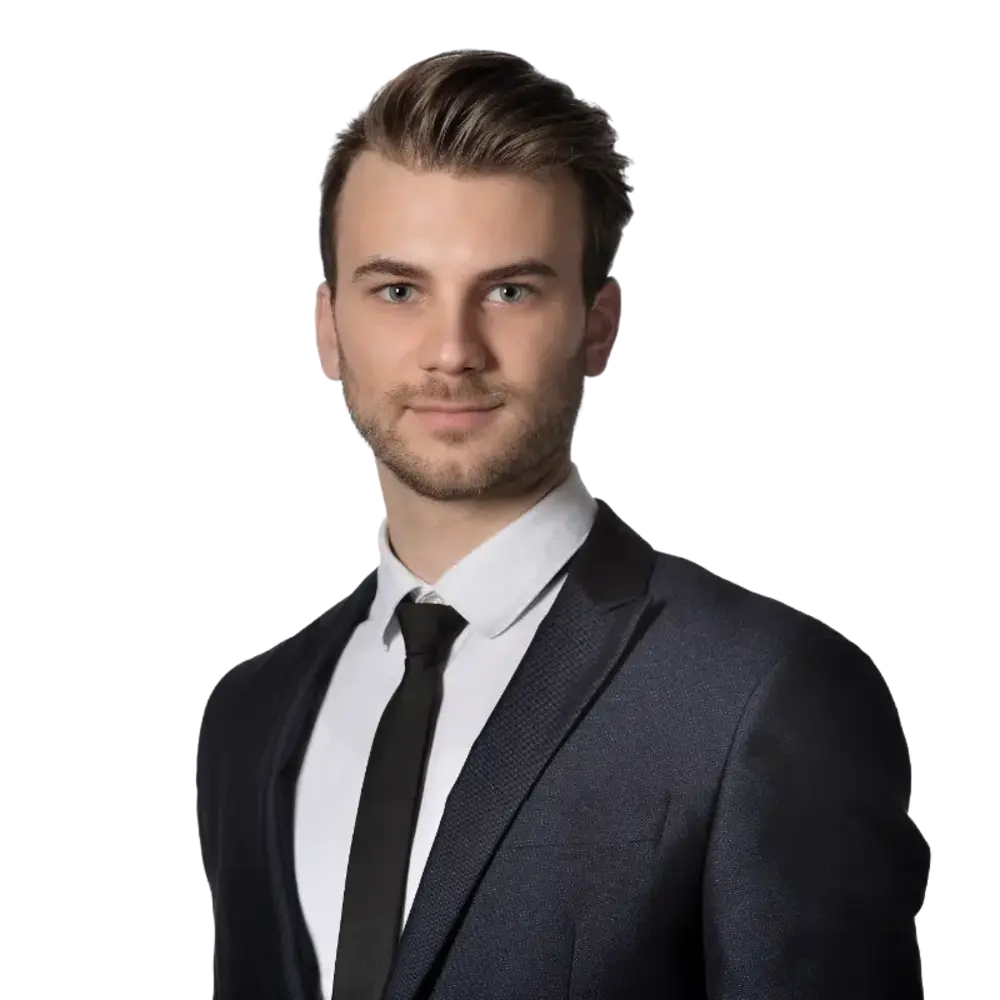 Headshot of B&aacute;lint Ned&oacute;k, Investment Banking Manager