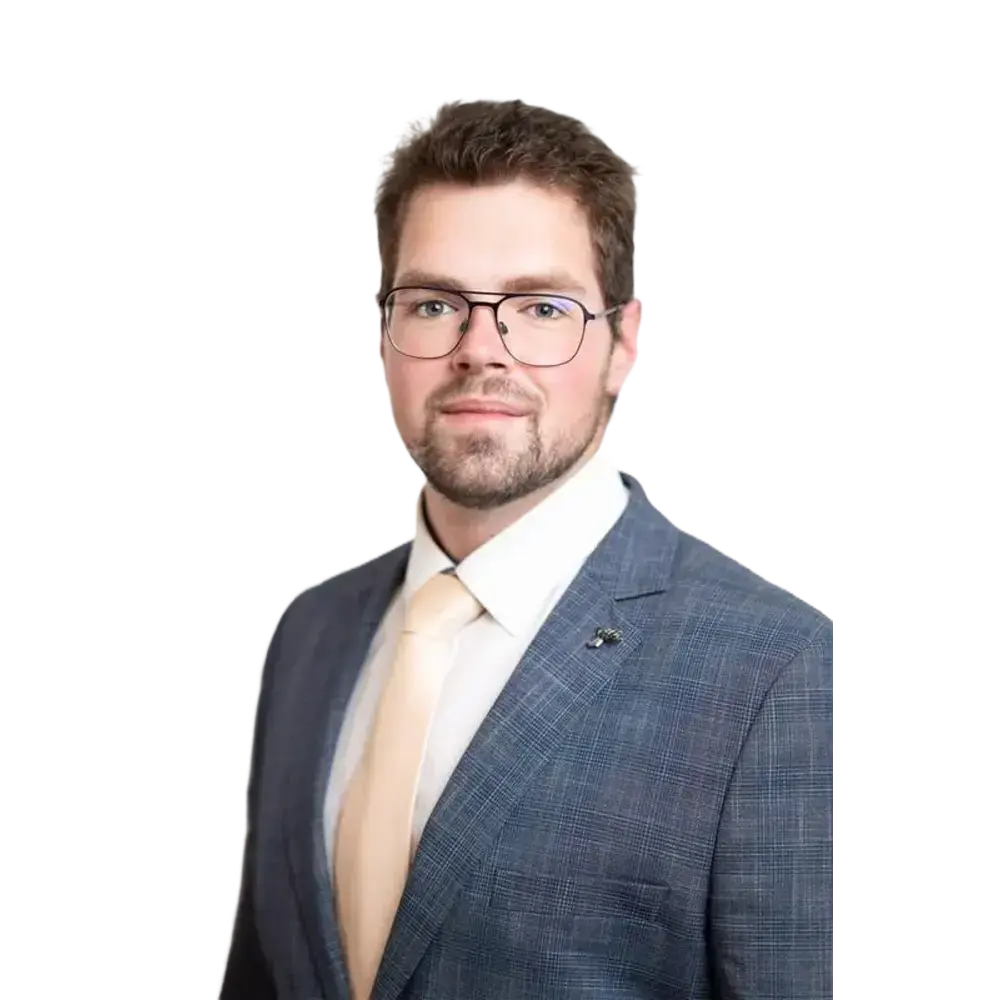 Headshot of Bence Piszker, Investment Banking Analyst